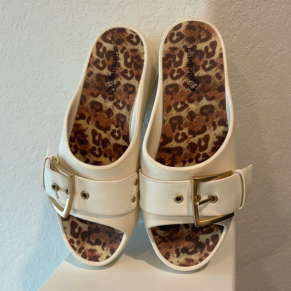 Baretraps sandals size 7.